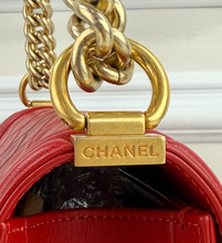 CHANEL BOY FLAP QUILTED LAMBSKIN MEDIUM IN RED
