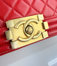 CHANEL BOY FLAP QUILTED LAMBSKIN MEDIUM IN RED