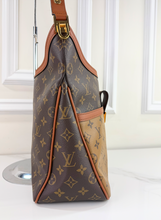 LOUIS VUITTON DAUPHINE REVERSE HOBO MM