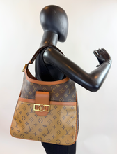 LOUIS VUITTON DAUPHINE REVERSE HOBO MM