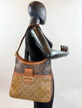 LOUIS VUITTON DAUPHINE REVERSE HOBO MM
