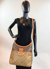 LOUIS VUITTON DAUPHINE REVERSE HOBO MM