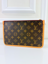 LOUIS VUITTON CARRYALL POCHETTE MM