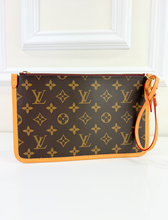 LOUIS VUITTON CARRYALL POCHETTE MM