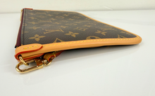 LOUIS VUITTON CARRYALL POCHETTE MM