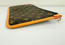 LOUIS VUITTON CARRYALL POCHETTE MM