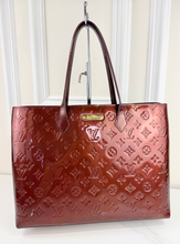 LOUIS VUITTON WILSHIRE MM PATENT ROUGE FAUVISTE