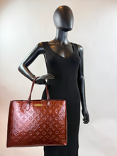 LOUIS VUITTON WILSHIRE MM PATENT ROUGE FAUVISTE