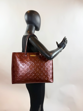 LOUIS VUITTON WILSHIRE MM PATENT ROUGE FAUVISTE