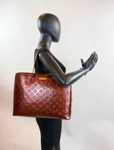 LOUIS VUITTON WILSHIRE MM PATENT ROUGE FAUVISTE
