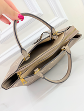 LOUIS VUITTON PETIT PALAIS BICOLOR EMPREINTE GIANT