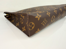 LOUIS VUITTON TOILETRY POUCH 26