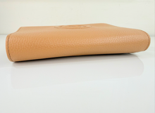GUCCI SOHO WALLET ON CHAIN IN COGNAC