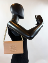 GUCCI SOHO WALLET ON CHAIN IN COGNAC