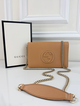 GUCCI SOHO WALLET ON CHAIN IN COGNAC