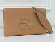 GUCCI SOHO WALLET ON CHAIN IN COGNAC