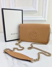 GUCCI SOHO WALLET ON CHAIN IN COGNAC