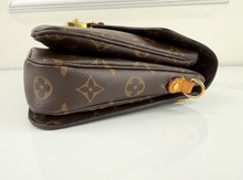 LOUIS VUITTON POCHETTE METIS MONOGRAM