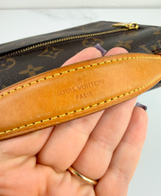 LOUIS VUITTON POCHETTE METIS MONOGRAM