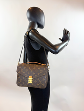 LOUIS VUITTON POCHETTE METIS MONOGRAM