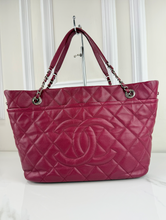 CHANEL CAVIAR TIMELESS CC SOFT SHOPPING TOTE IN BURGUNDY