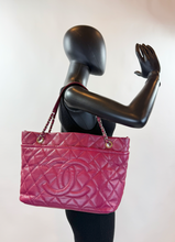 CHANEL CAVIAR TIMELESS CC SOFT SHOPPING TOTE IN BURGUNDY