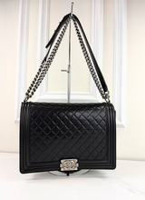 CHANEL BOY FLAP BAG LARGE LAMBSKIN IN BLACK