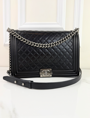 CHANEL BOY FLAP BAG LARGE LAMBSKIN IN BLACK