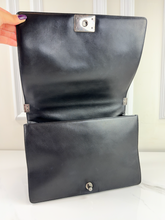 CHANEL BOY FLAP BAG LARGE LAMBSKIN IN BLACK