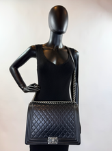 CHANEL BOY FLAP BAG LARGE LAMBSKIN IN BLACK