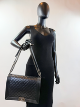 CHANEL BOY FLAP BAG LARGE LAMBSKIN IN BLACK