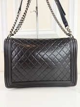 CHANEL BOY FLAP BAG LARGE LAMBSKIN IN BLACK