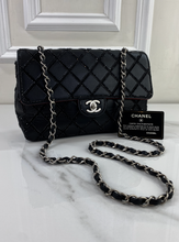 CHANEL CLASSIC MEDIUM SINGLE FLAP LAMBSKIN BLACK QUILTED CRYSTAL
