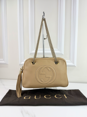 GUCCI SOHO SMALL CHAIN BAG IN BEIGE