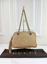GUCCI SOHO SMALL CHAIN BAG IN BEIGE