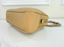 GUCCI SOHO SMALL CHAIN BAG IN BEIGE