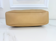GUCCI SOHO SMALL CHAIN BAG IN BEIGE