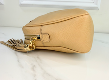 GUCCI SOHO SMALL CHAIN BAG IN BEIGE