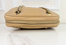 GUCCI SOHO SMALL CHAIN BAG IN BEIGE
