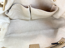 GUCCI SOHO SMALL CHAIN BAG IN BEIGE