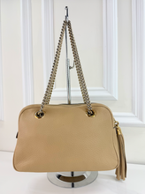 GUCCI SOHO SMALL CHAIN BAG IN BEIGE