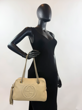 GUCCI SOHO SMALL CHAIN BAG IN BEIGE