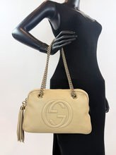 GUCCI SOHO SMALL CHAIN BAG IN BEIGE