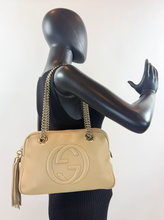 GUCCI SOHO SMALL CHAIN BAG IN BEIGE