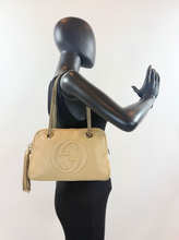 GUCCI SOHO SMALL CHAIN BAG IN BEIGE