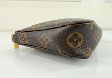 LOUIS VUITTON POCHETTE ACCESSOIRES (NEW MODEL)