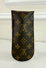 LOUIS VUITTON SUNGLASSES CASE MONOGRAM