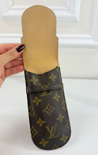 LOUIS VUITTON SUNGLASSES CASE MONOGRAM