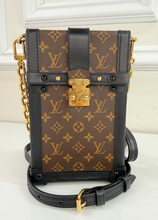 LOUIS VUITTON TRUNK VERTICLE POCHETTE