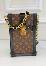LOUIS VUITTON TRUNK VERTICLE POCHETTE